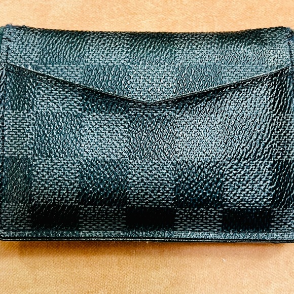 Authentic LV men’s card holder wallet - Picture 4 of 14